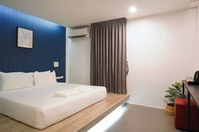Deluxe Double or Twin Room