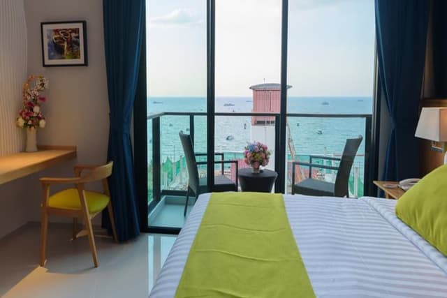 Deluxe Ocean View, Balcony