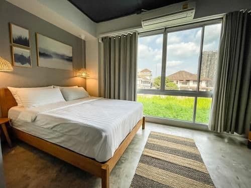 Queen Bedroom