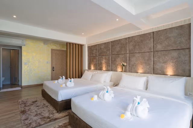 Deluxe Quadruple with Balcony (Sea View)