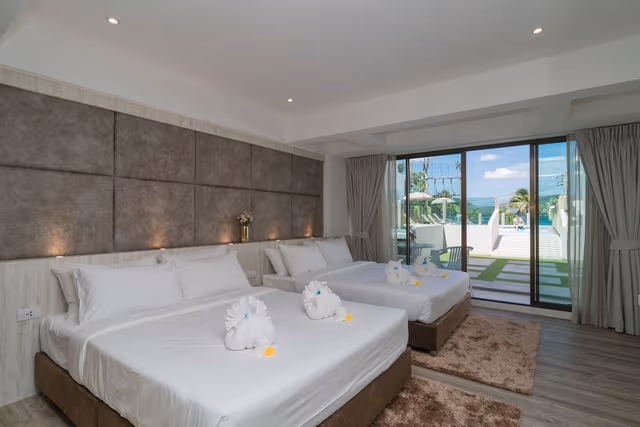 Deluxe Quadruple with Balcony (Sea View)