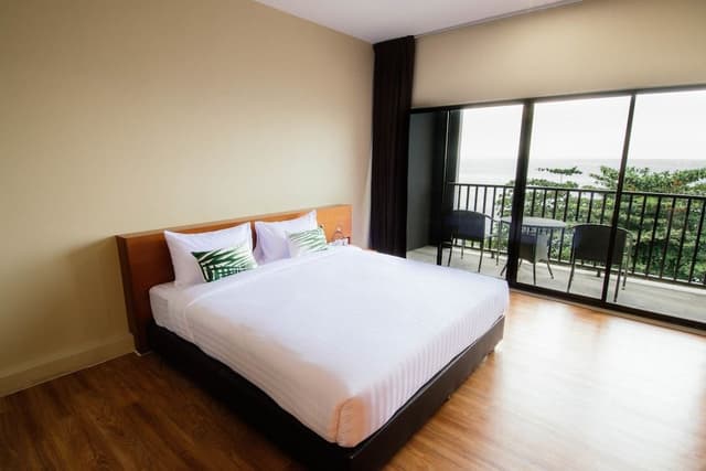 Deluxe Double or Twin Room with Sea View