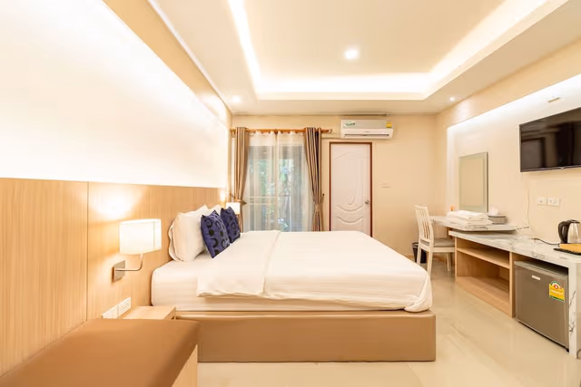 Suite, 1 King Bed with Sofa bed