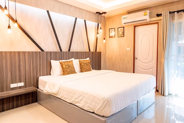 Suite, 1 King Bed with Sofa bed