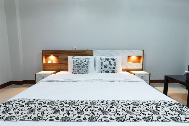 Deluxe Room, 1 King Bed