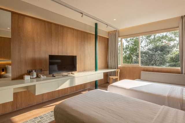 Medium Room
