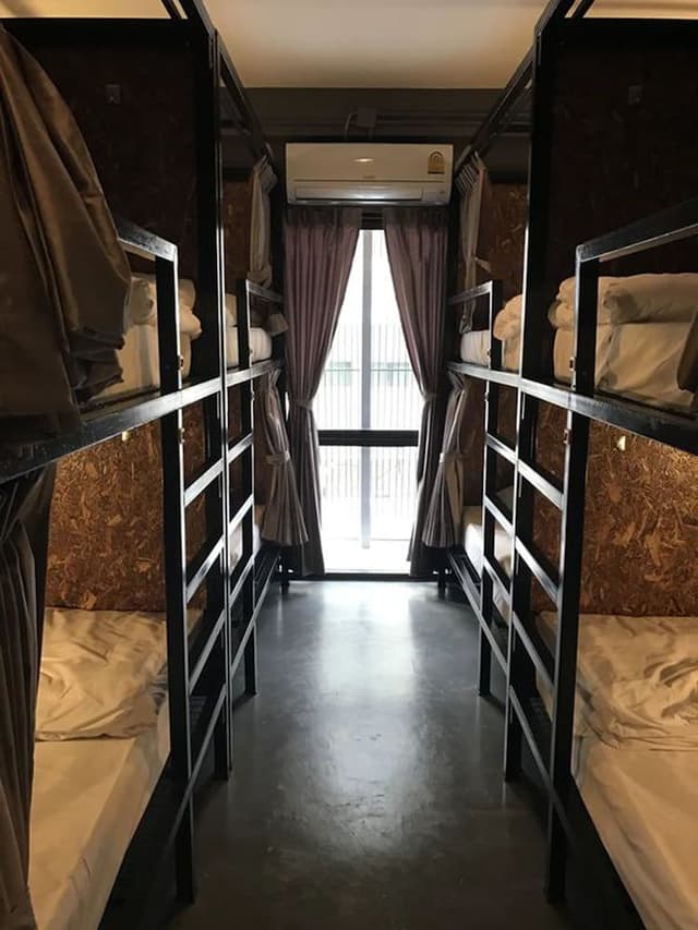 Mixed Dormitory with Shared Bathroom
