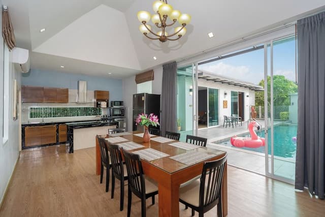 Four Bedrooms Pool Villa