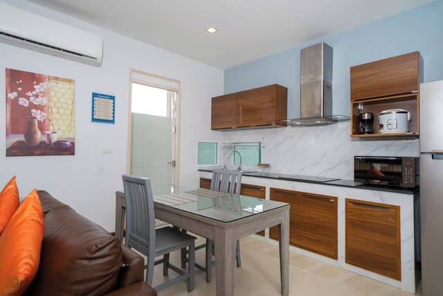 One Bedroom Suite Pool Access