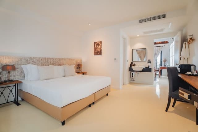 Honeymoon Room
