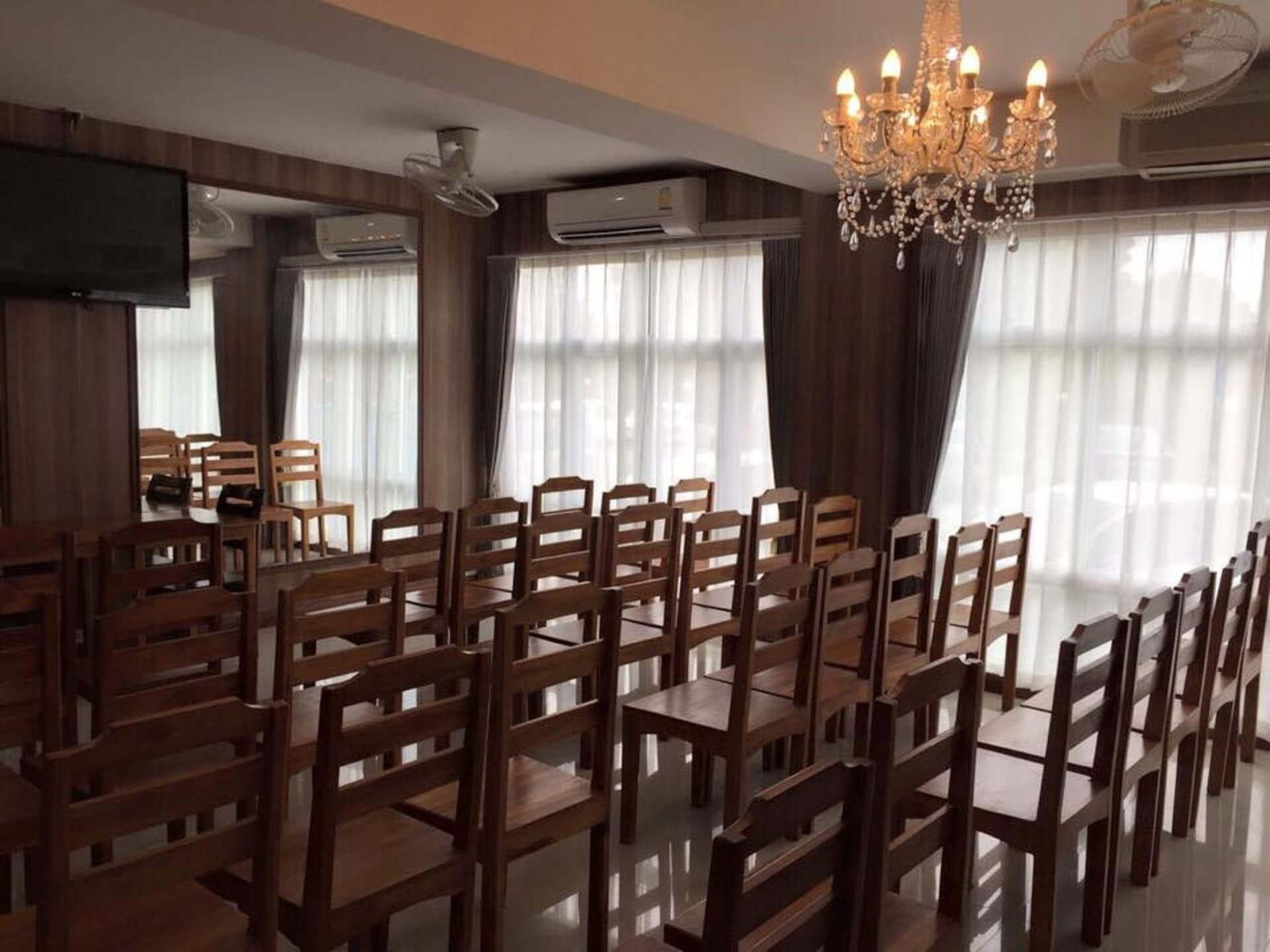 โรงแรม แกรนด์ลพบุรี โรงแรม แกรนด์ลพบุรี