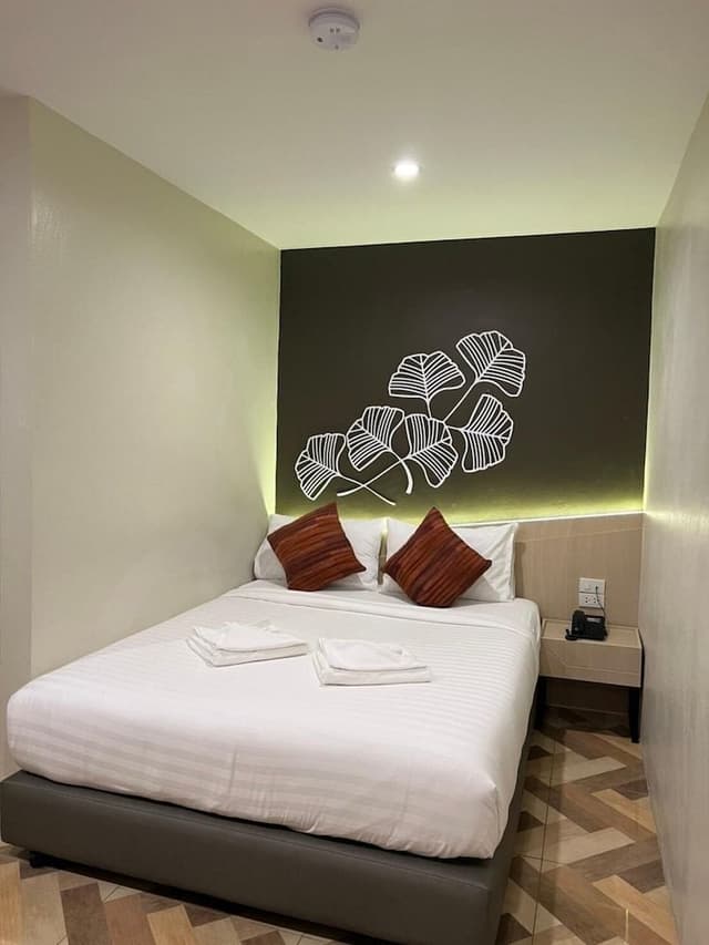 Standard Double Room, 1 Queen Bed, Non Smoking, Refrigerator