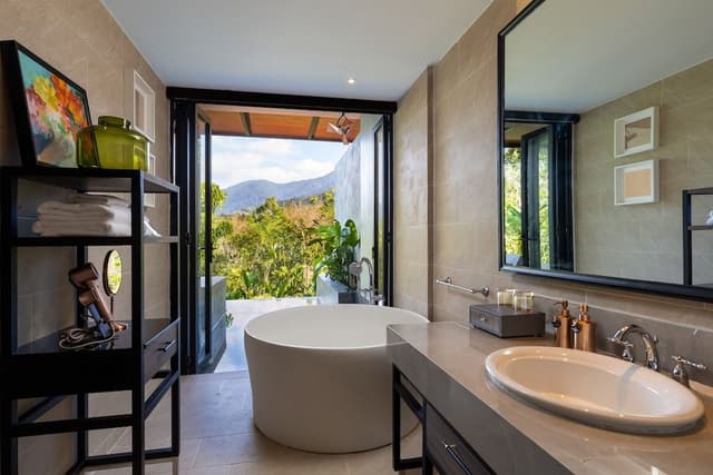 Mountain View Pool Suite