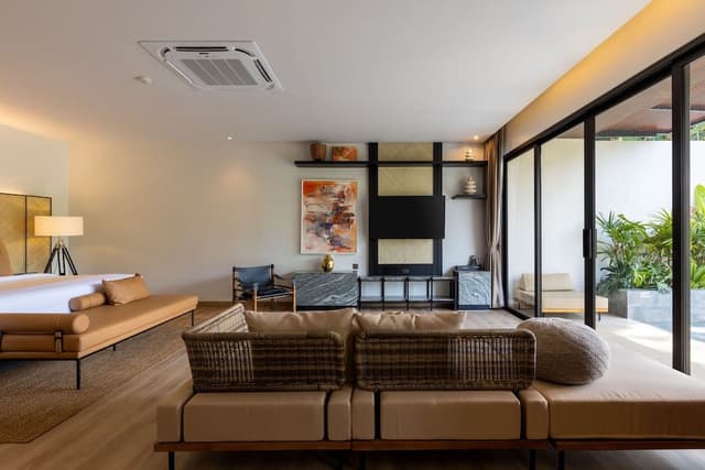 Mountain View Pool Suite