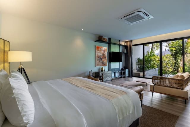 Mountain View Pool Suite