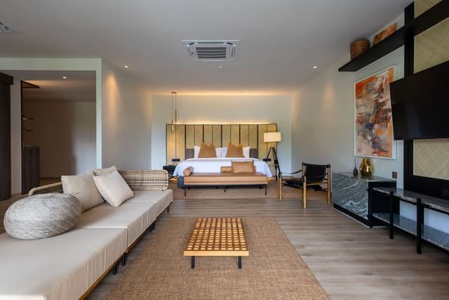 Mountain View Pool Suite