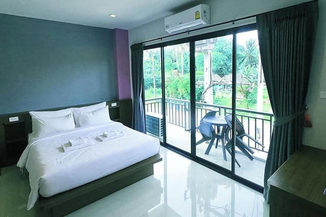 Deluxe Family Room