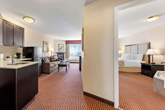 Suite, 1 King Bed, Non Smoking, Jetted Tub