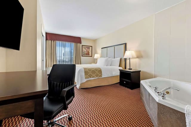 Suite, 1 King Bed, Non Smoking, Jetted Tub