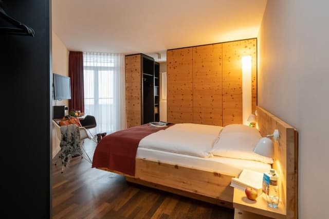 Panorama alpine corner room