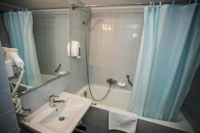 Basic Double or Twin Room, Mountain View