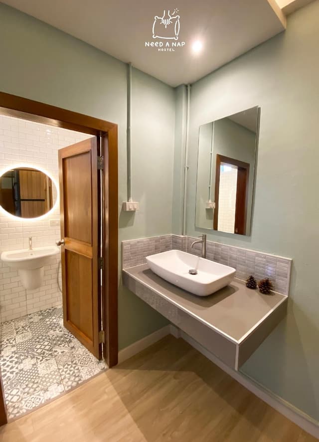 6-Bed Mixed Dormitory Room
