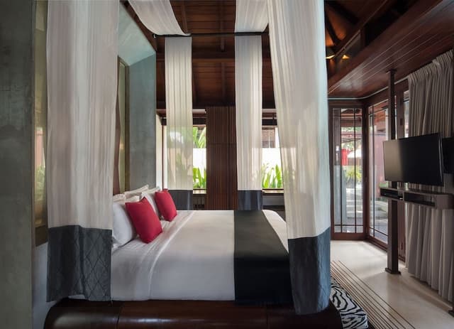 Grand Pool Villa