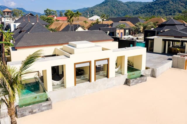 Beachfront Pool Villa