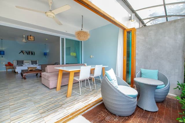 Padel Phangan Suite Pool Side