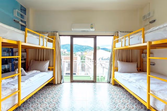 6 Beds Mixed Dormitory