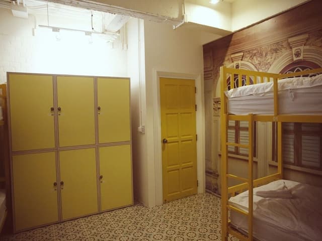 6 Beds Mixed Dormitory