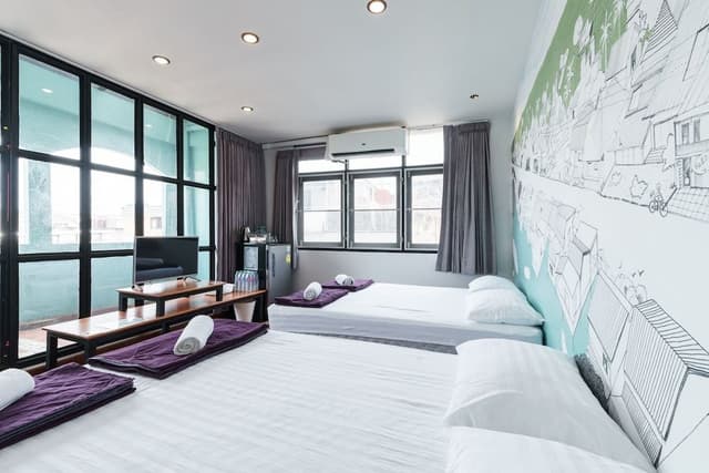 [C] Glasshouse &amp; bathroom comfy bed with soft pillow