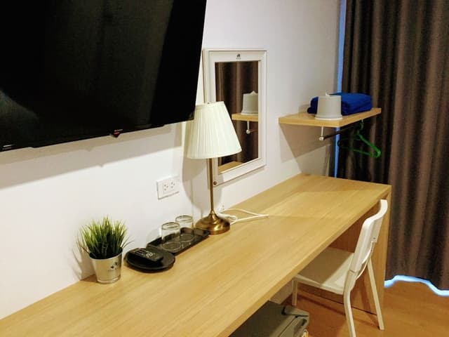 Basic Studio, 1 Queen Bed