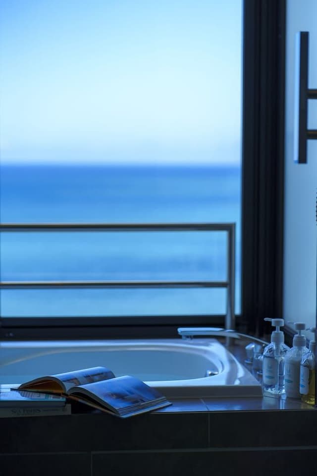 Corner suite, Non Smoking (4 Pax Use)