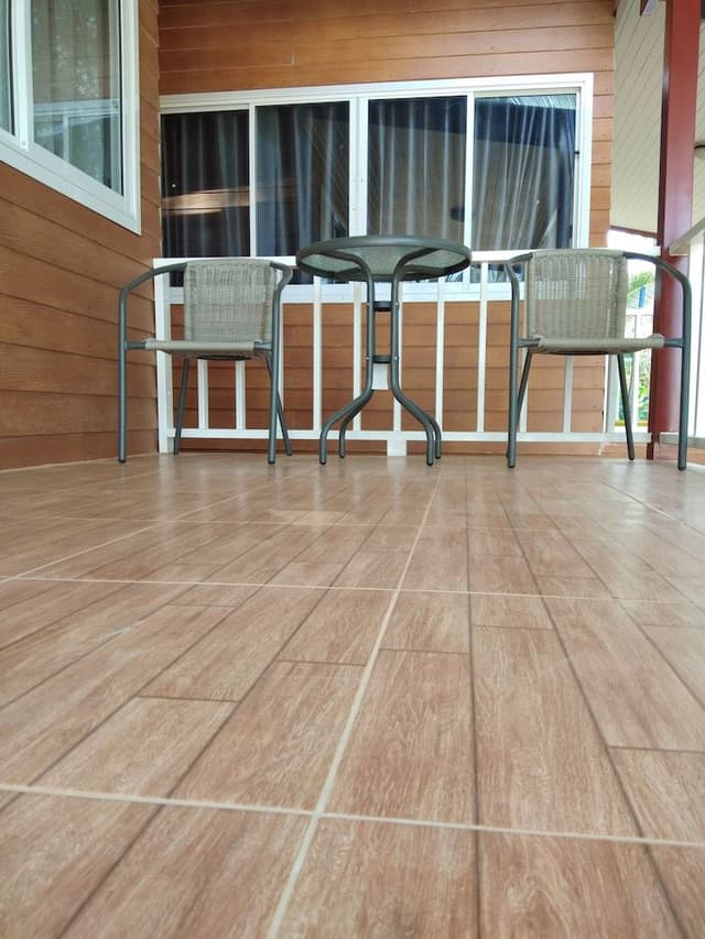 Basic Bungalow, 1 King Bed