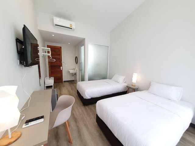 Standard Twin Room