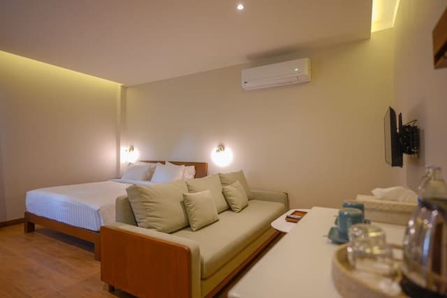 Villa Garden King Bed