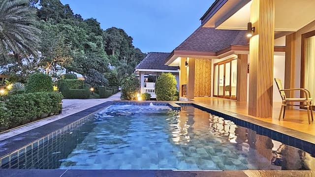 Family Pool Villa