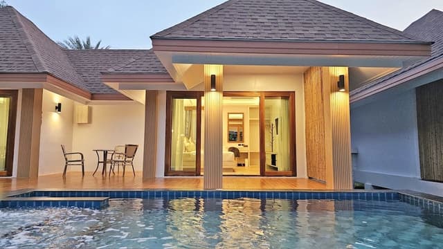 Family Pool Villa