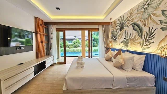 Family Pool Villa