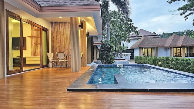 Family Pool Villa
