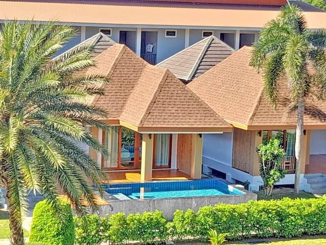 Family Pool Villa