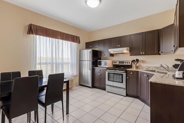 Standard Room, 1 King Bed, Non Smoking, Kitchen