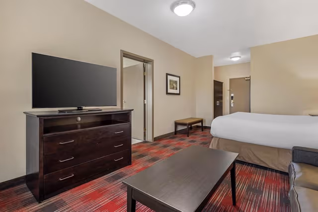 Standard Room, 1 King Bed, Non Smoking, Kitchen