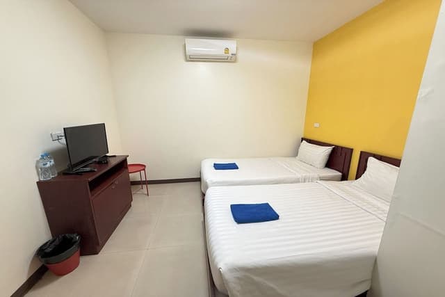 Twin Room, No Windows