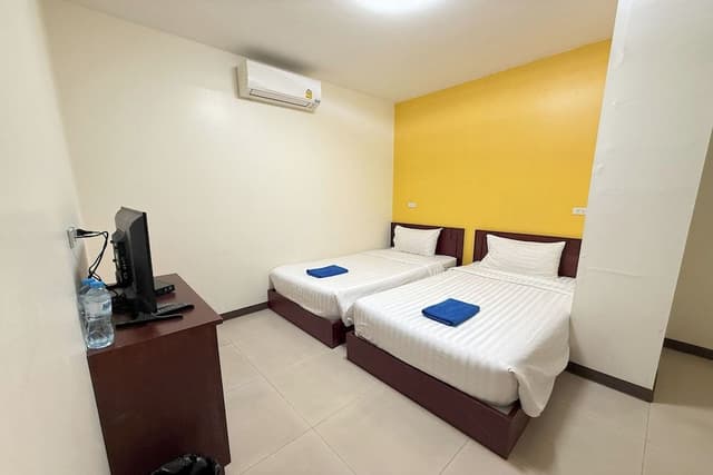 Twin Room, No Windows