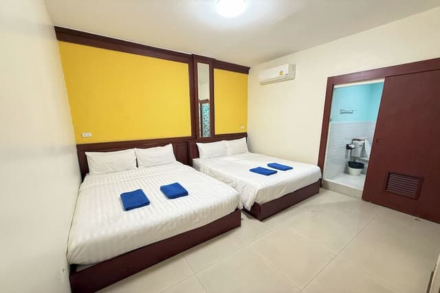 Quadruple Room, No Windows