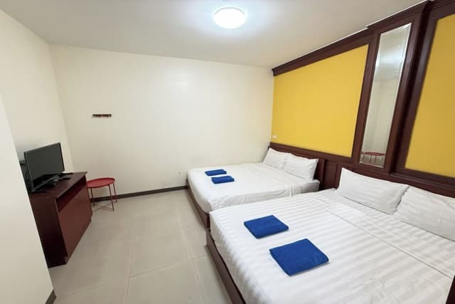 Quadruple Room, No Windows