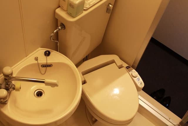 Single Room, Smoking