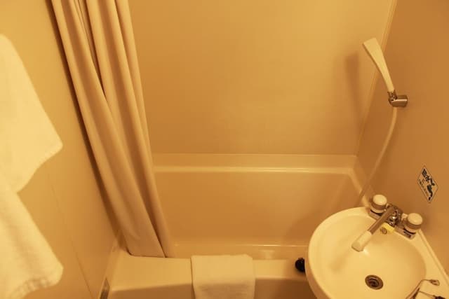 Single Room, Smoking